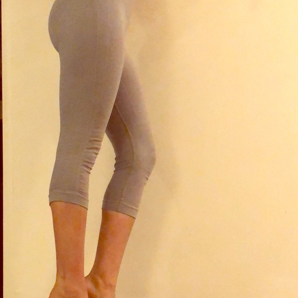 LULULEMON Cropped Legging